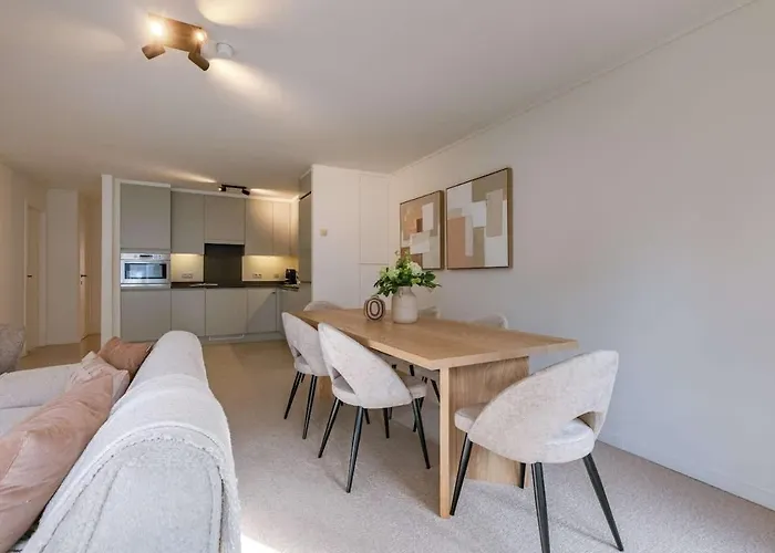 Casiola - Cosy On Location In *